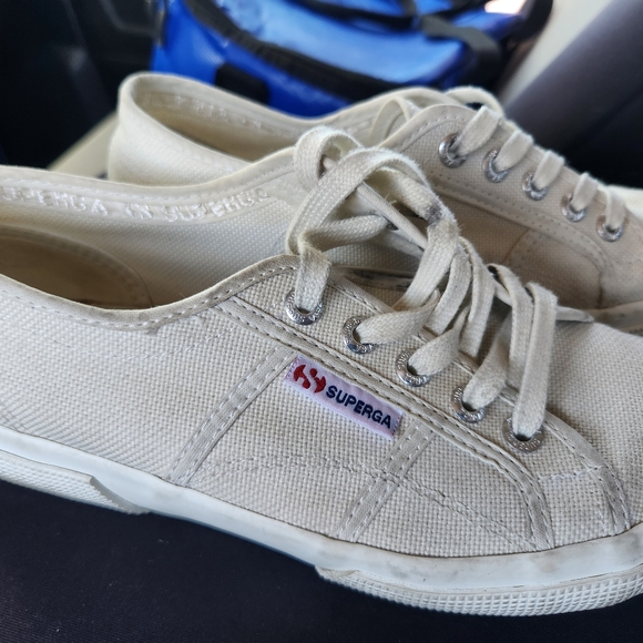 Superga size 7.5 women's or 6 mens - Picture 2 of 7
